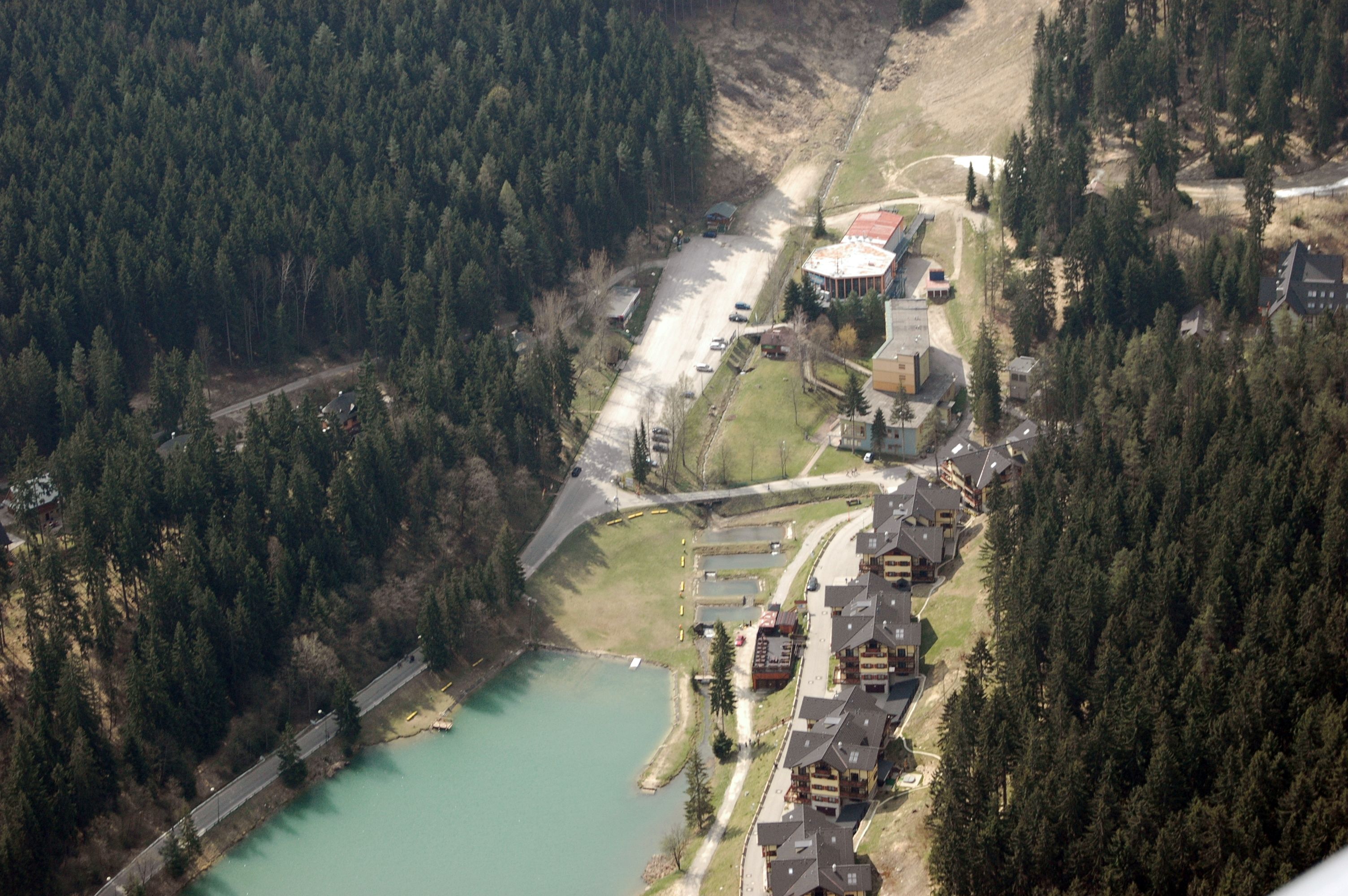 Jezero a kabinková lanovka